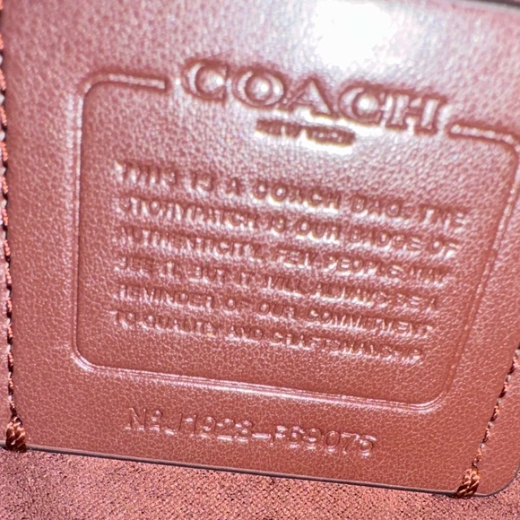 Coach - Zoe Carrycall - Black Leather and Signature Monogram Nice Condition 2019 - Picture 12 of 12